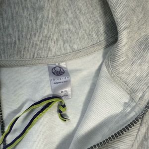 té verde hoodie. New without tags and in great condition